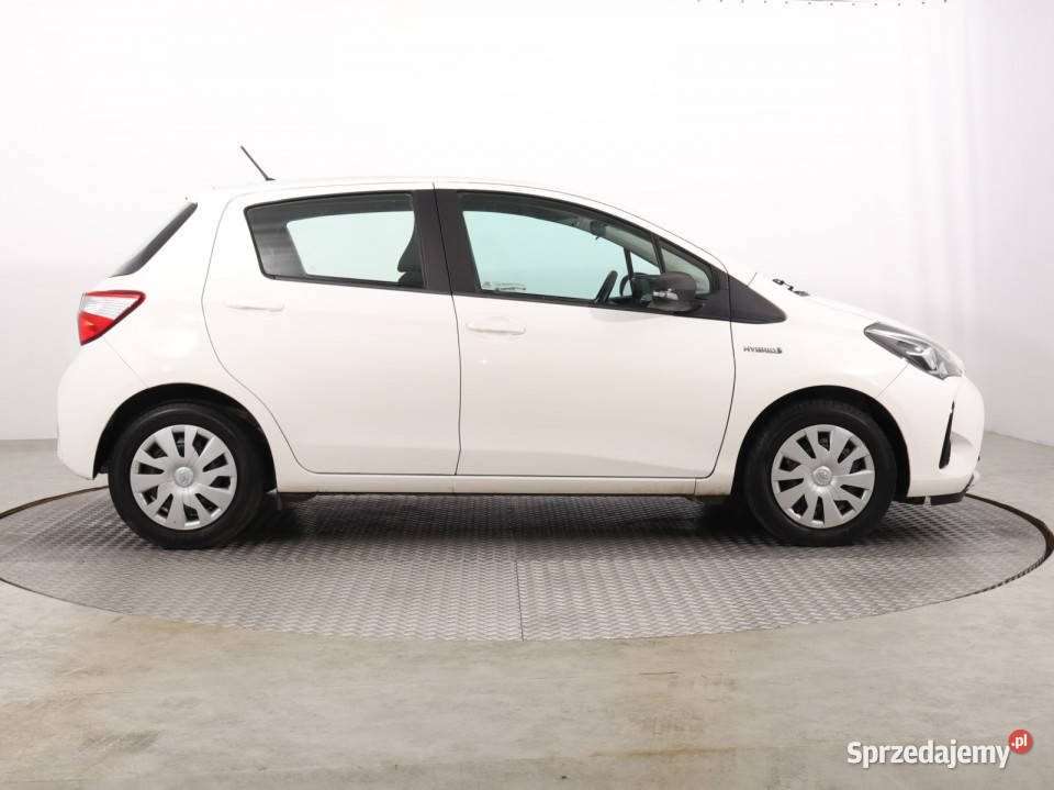Toyota Yaris 15 Hybrid Katowice