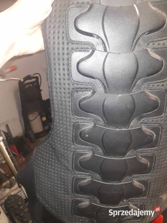 Buzerzbroja na cross Tryńcza