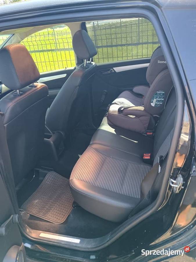 Sprzedam małe miejskie auto Mercedes A150 4/5 Słupca