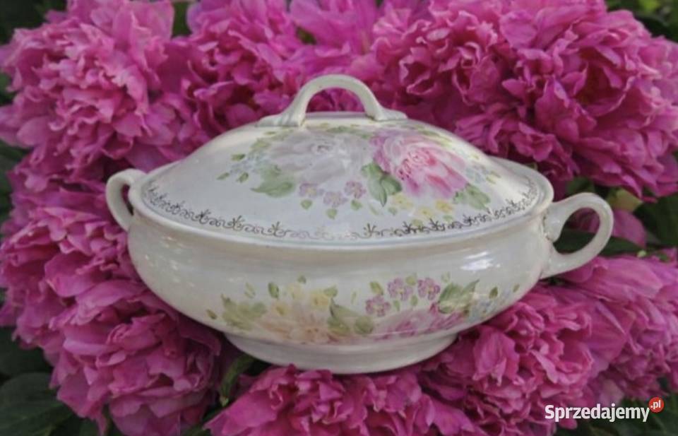 Porcelana zdobiona motywem róż Pabianice