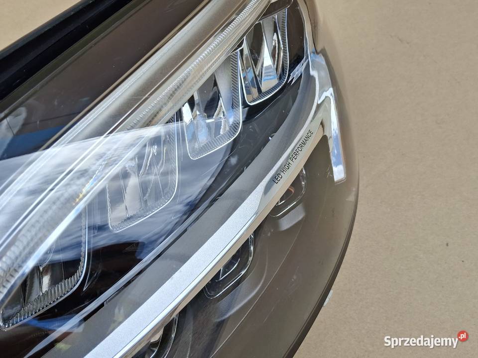 MERCEDES CKLASA W205 LIFT USA REFLEKTOR LEWY osobowe lubuskie Bieleń