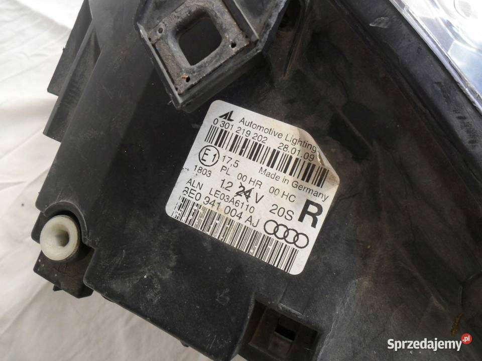 Reflektor Audi A4 B7 bi xenon przód prawy prawe