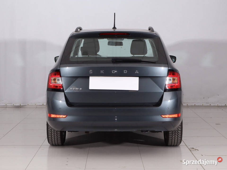 Skoda Fabia 10 TSI światła do jazdy dziennej Fabia