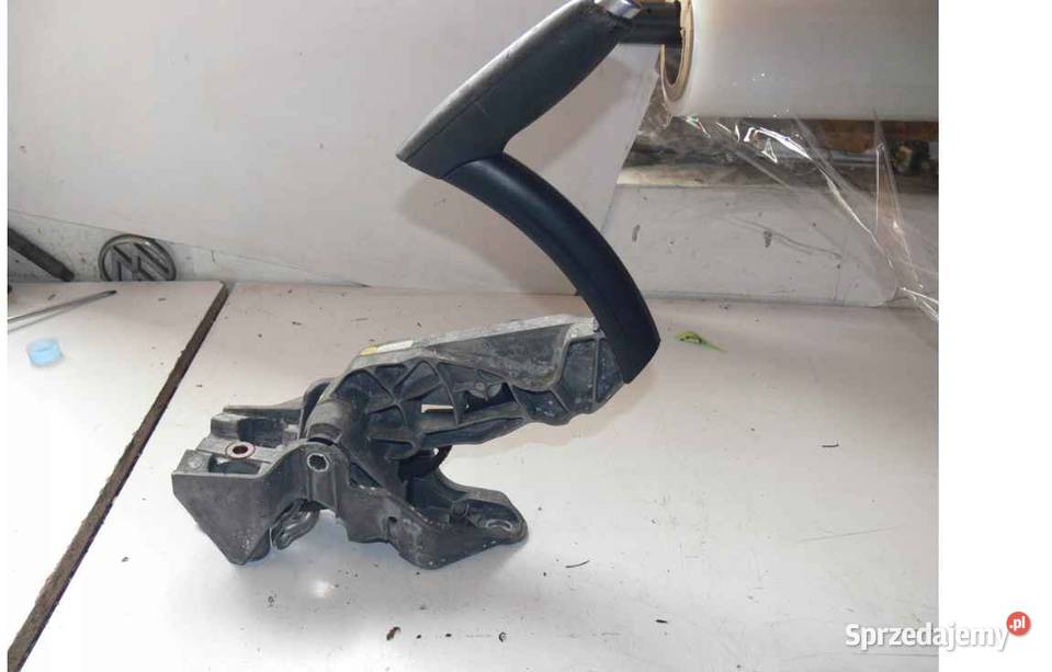 DŹWIGNIA RĘCZNEGO HAMULCA AUDI A3 8P 8P0711303A Wielkie Drogi