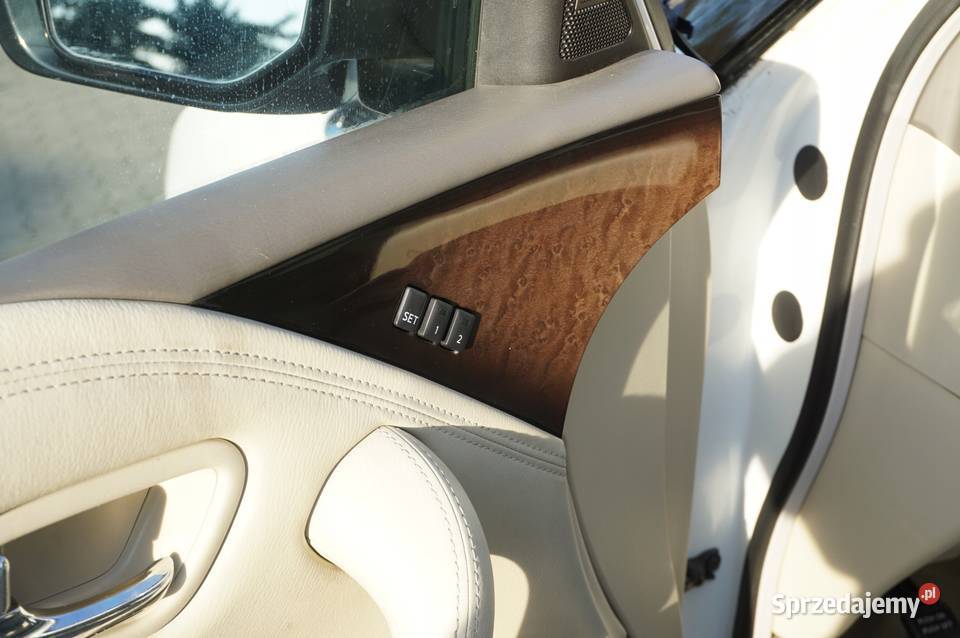 PANEL DEKOR TRÓJKĄT DRZWI LEWY PRZÓD INFINITI Części Nowy Tomyśl