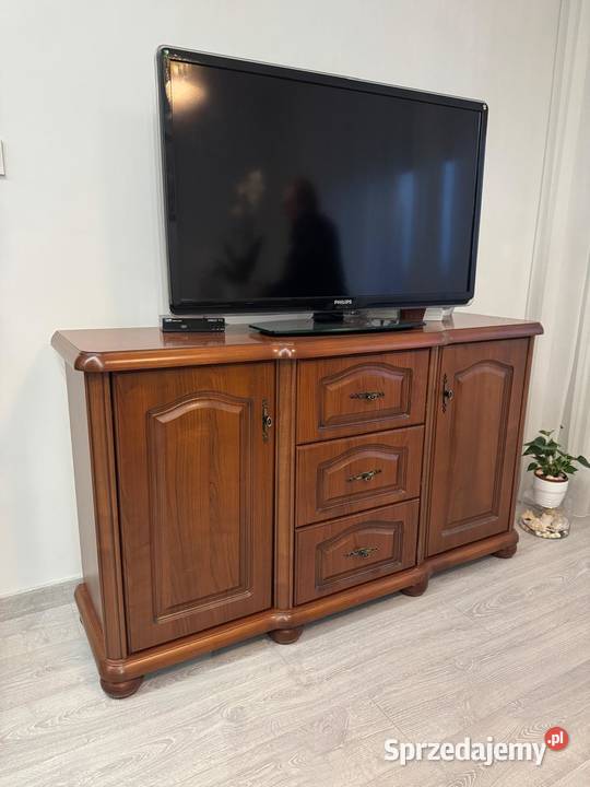 Sprzedam dwie komody i kanapę