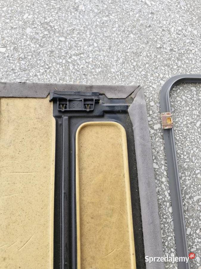 AUDI 80 B4 Tapicerka szyberdachu Podsufitka osobowe Wyposażenie wnętrza Gdańsk