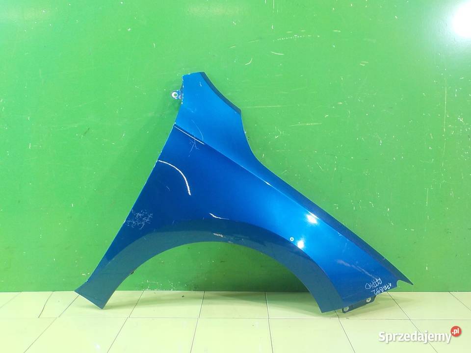 SKODA RAPID 14 TDI 16r 5D blotnik prawy przod Suków