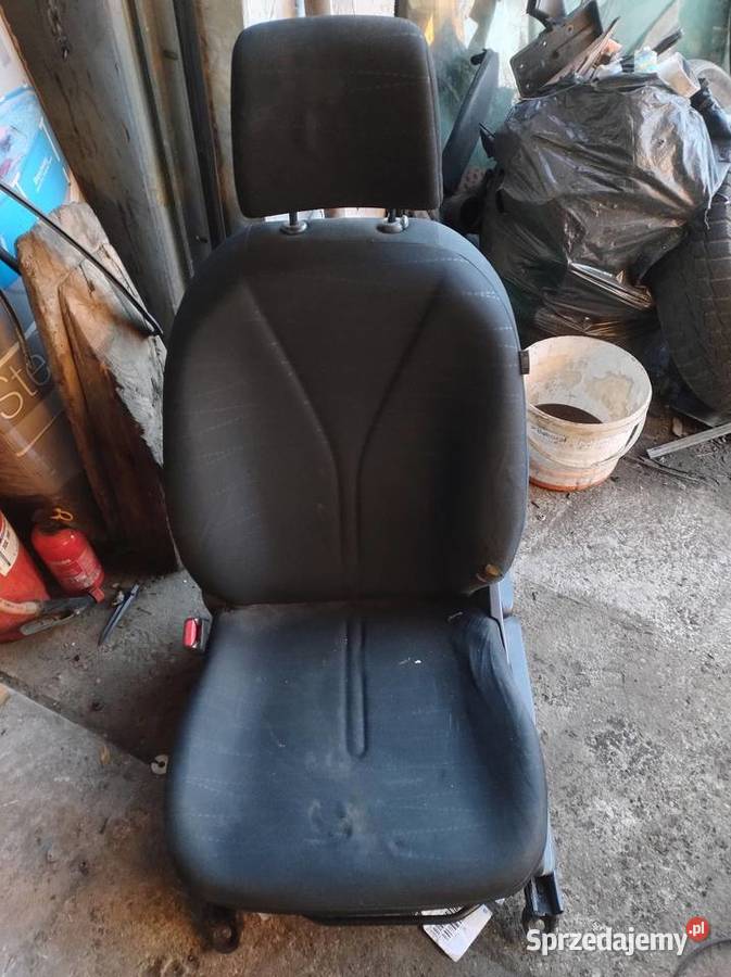 Fotele Przednie Na Toyota Yaris II 5 drzwi Rok produkcji 2007 Elbląg