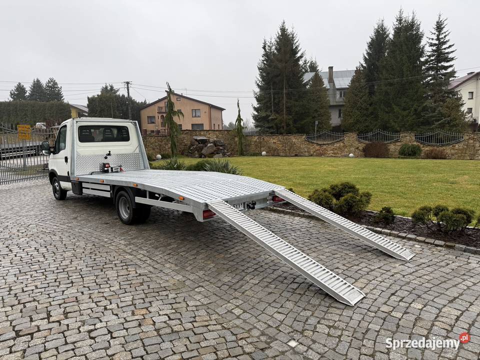 Zabudowa laweta pomoc drogowa producent Iveco lawety Kraków