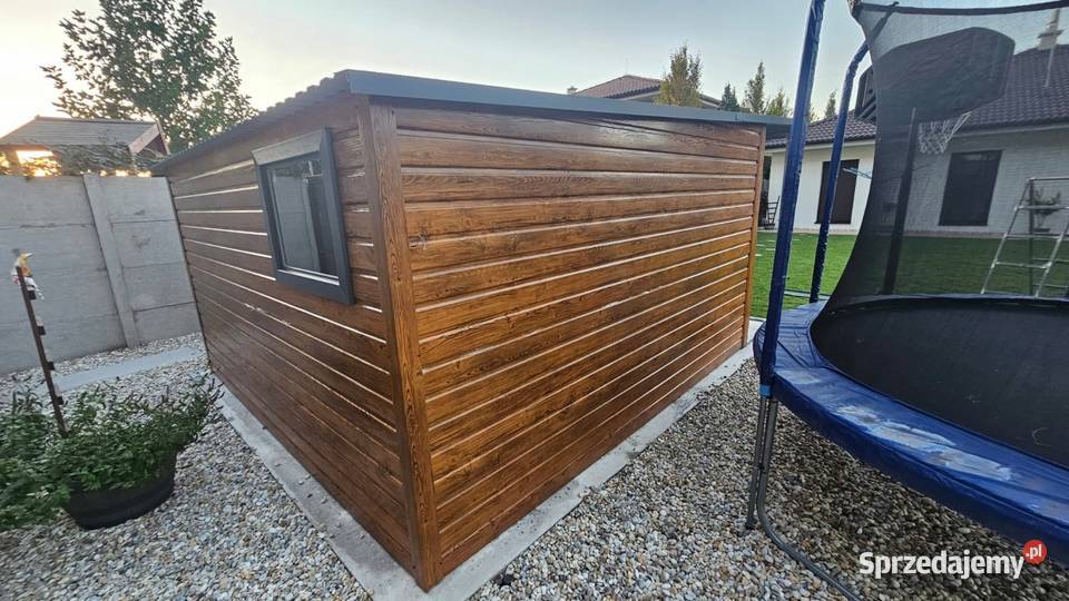 Schowek ogrodowy 4x4 drewnopodobny z wiatą 4x1