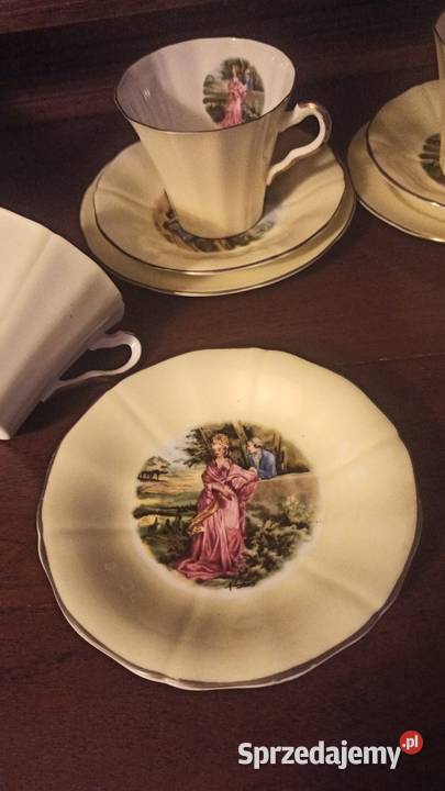Filiżanka z talerzykiem deserowym
Imperial Porcelana i szkło Gdańsk