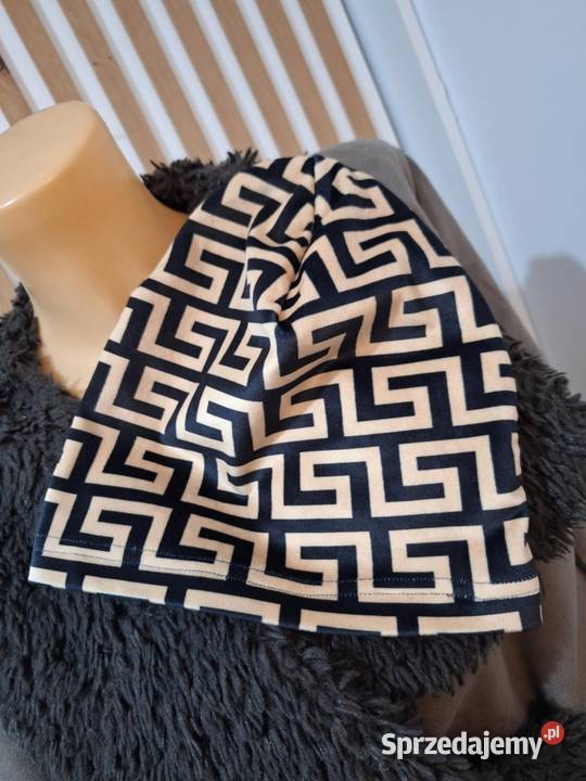 Czapka damska welurowa