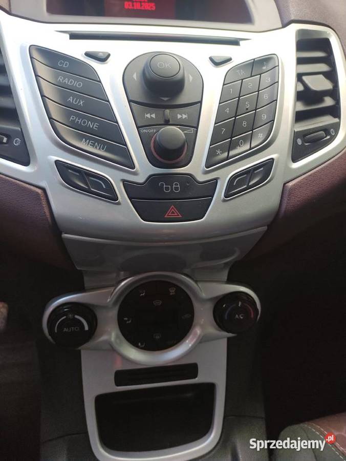 Ford fiesta tytanium 12 benzyna 82 4/5 Fiesta Wałbrzych