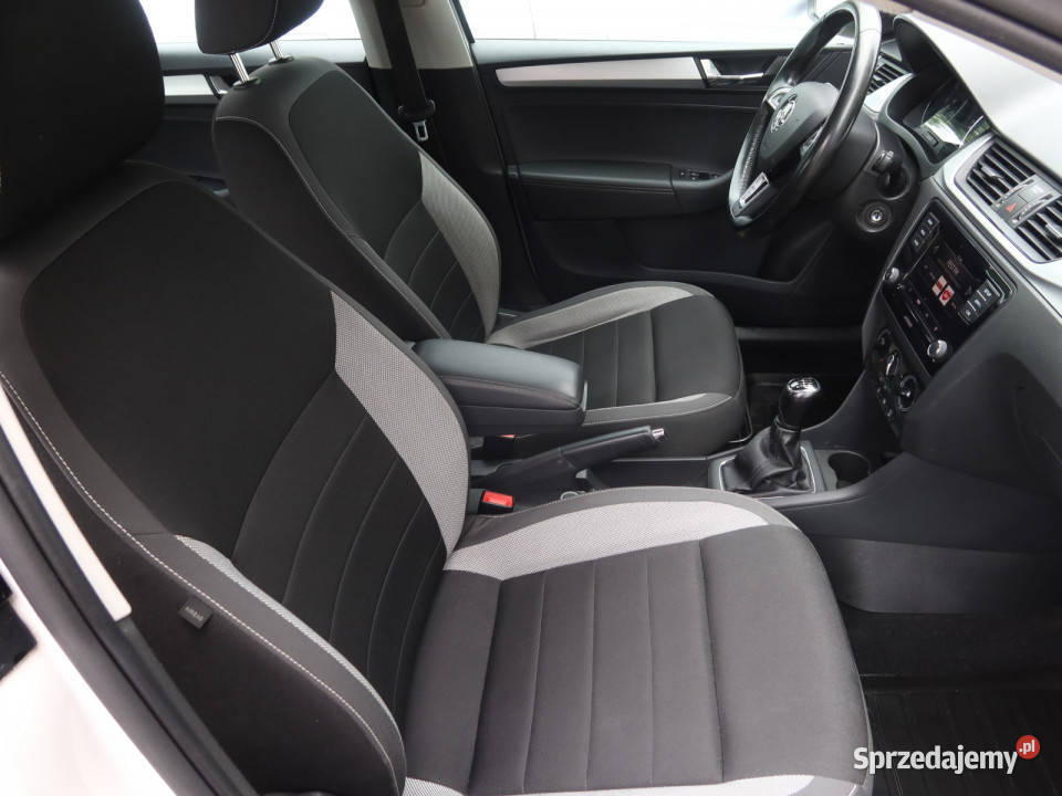Skoda Rapid 10 TSI gniazdo USB Katowice