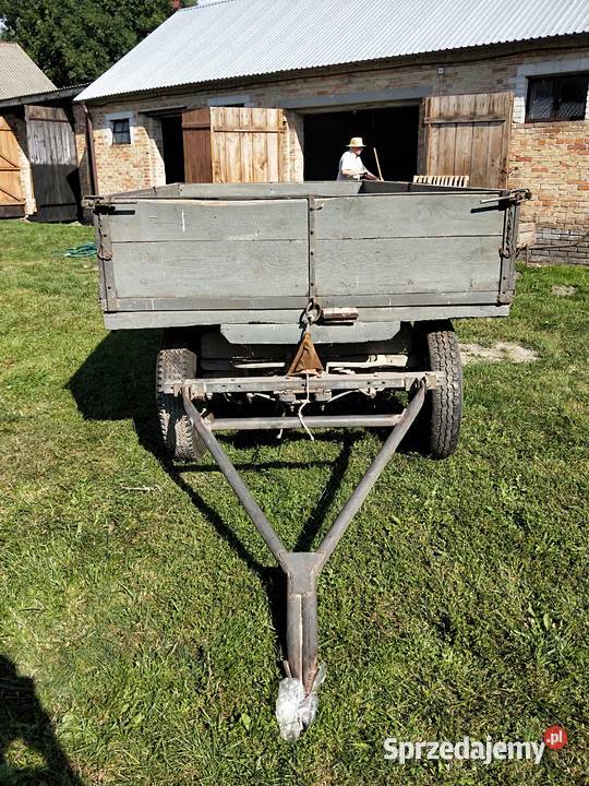 Przyczepa dwuosiowa nieuszkodzony Maszyny rolnicze Łyniew
