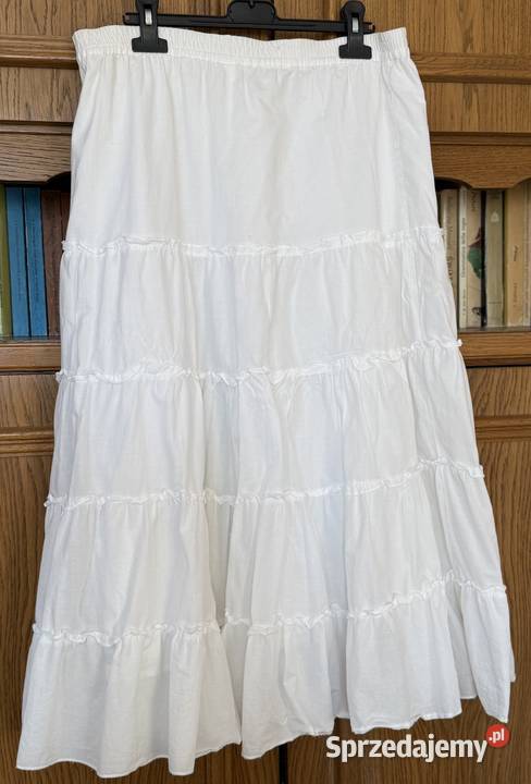 Biala dluga spodnica z falbanami lubelskie Lublin