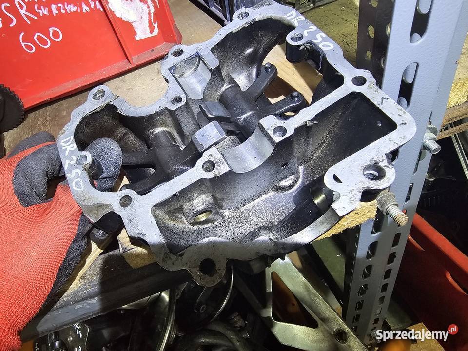 Suzuki DR 250 pokrywa głowicy koniki popychacze dolnośląskie Jelenia Góra