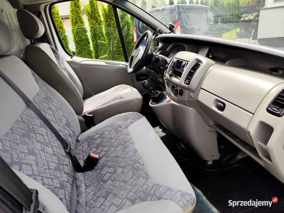 Opel Vivaro 19 83 2004 Zadbane Rok produkcji 2004 Jasło
