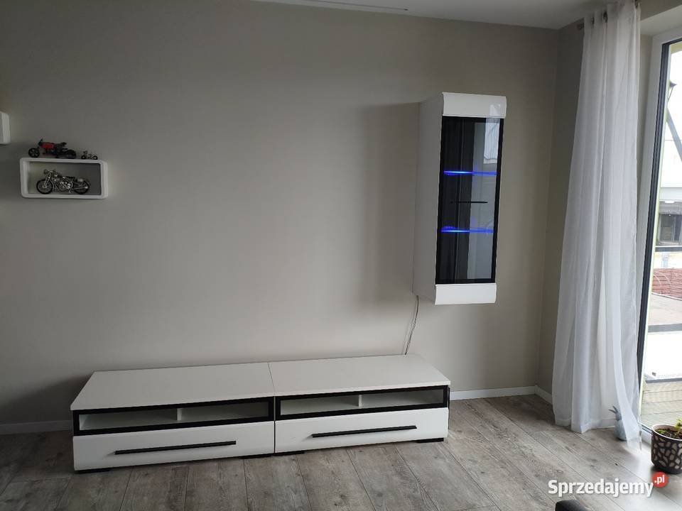 Szafka RTV z witryną sprzedam
