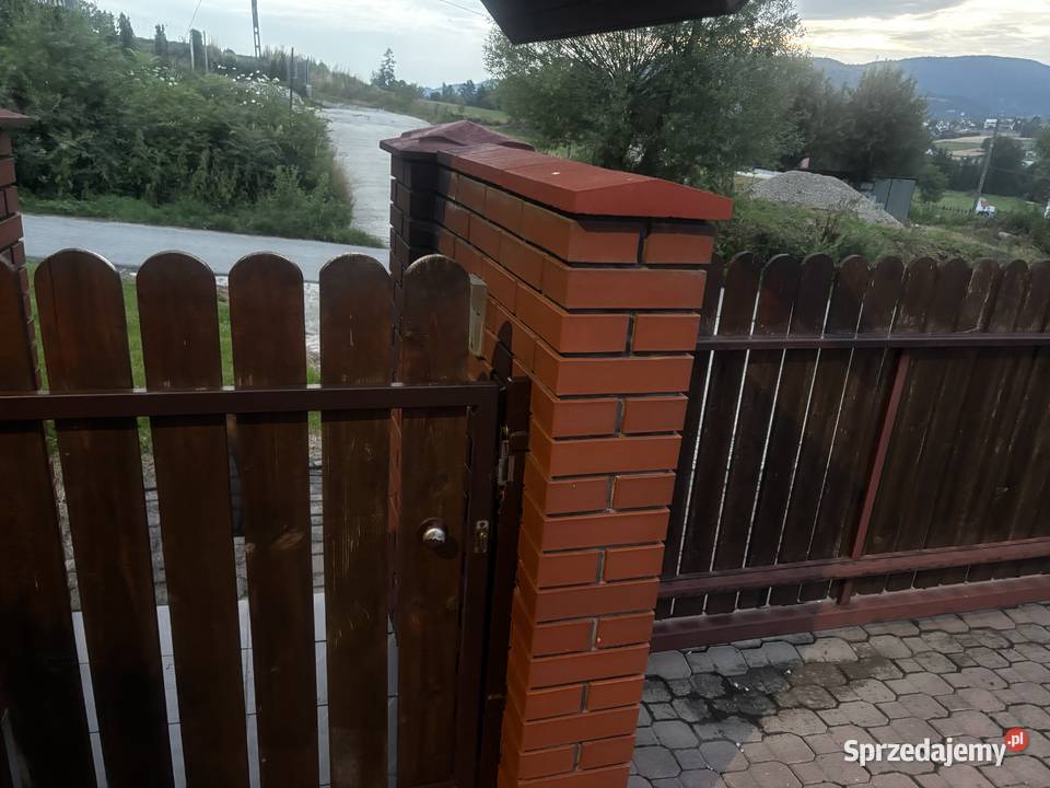 Brama przesuwna z automatem i bramką Limanowa