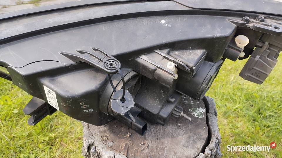 Lampa prawy przód Opel Mokka X uszkodzona Tarnów