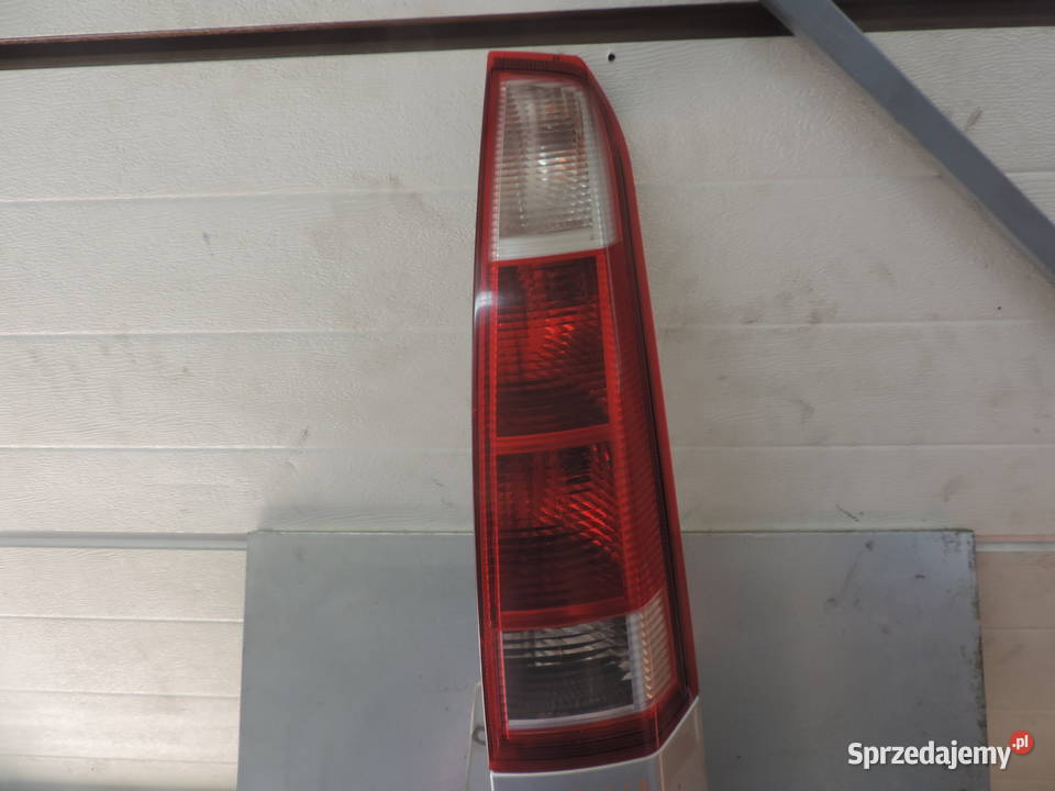LAMPA PRAWA TYLNA OPEL MERIVA A Z157