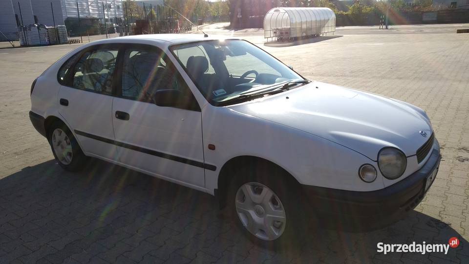 Toyota Corolla E11 1998 r 14 Liftback LPG salon Radom sprzedam