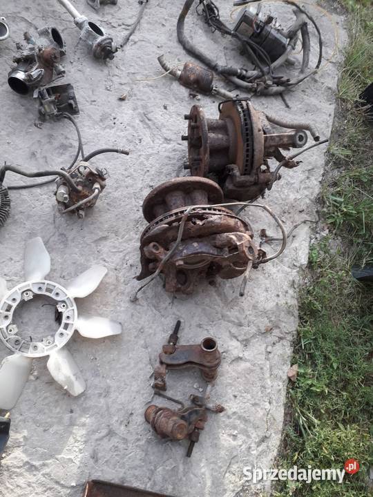 Toyota Dyna 150 2005r 25 25d4D zwrotnica przód łódzkie Złoczew