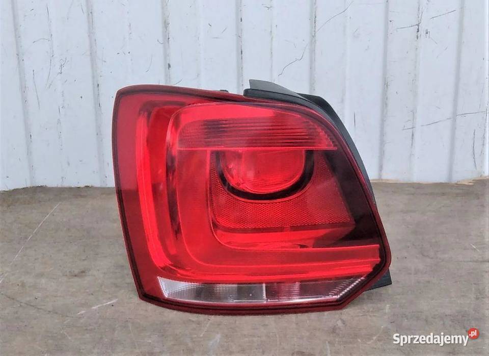 VW POLO 6R0 0913 LAMPA LEWA TYŁ Lampy przednie