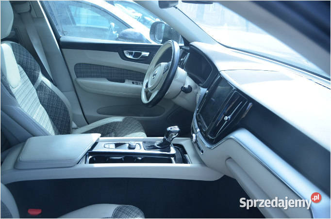 VOLVO XC60 D4 AWD 2017 196900 ccm 190 mazowieckie