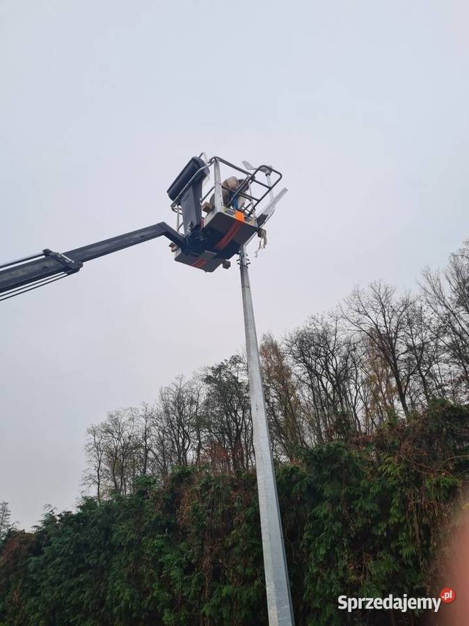 Minikoparka z młotem wyburzeniowym usługi Jełowa