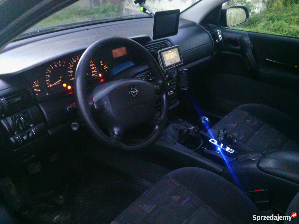 Opel Omega Kombi 20 16v 2000r Rok produkcji 1999 Nysa sprzedam