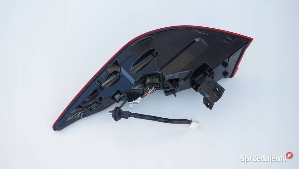 LAMPA TYLNA TYŁ PRAWA LEWA INFINITI QX50 2017 osobowe wielkopolskie Nowy Tomyśl