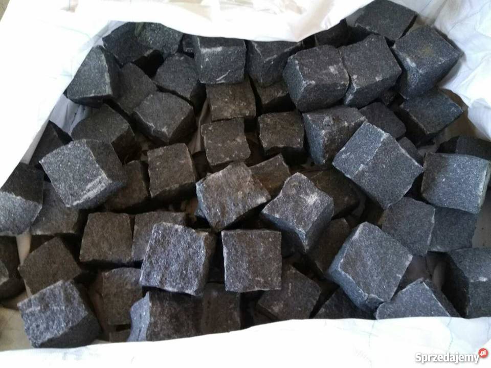 Kostka granitowa łupana CZARNA Gabro 811 Marki