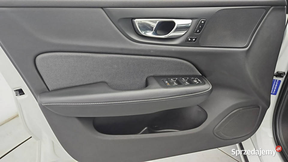 Volvo V60 T8 AWD PlugIn Hybrid RDesign Z bluetooth Warszawa