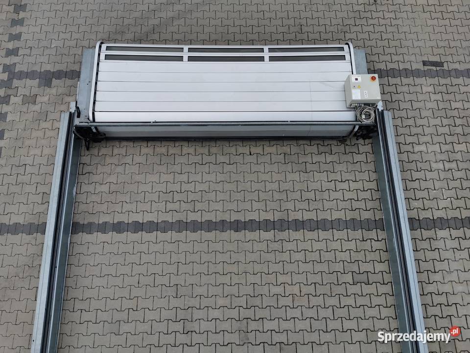 Brama szybkobieżnaizolowana Efaflex 340 wys x