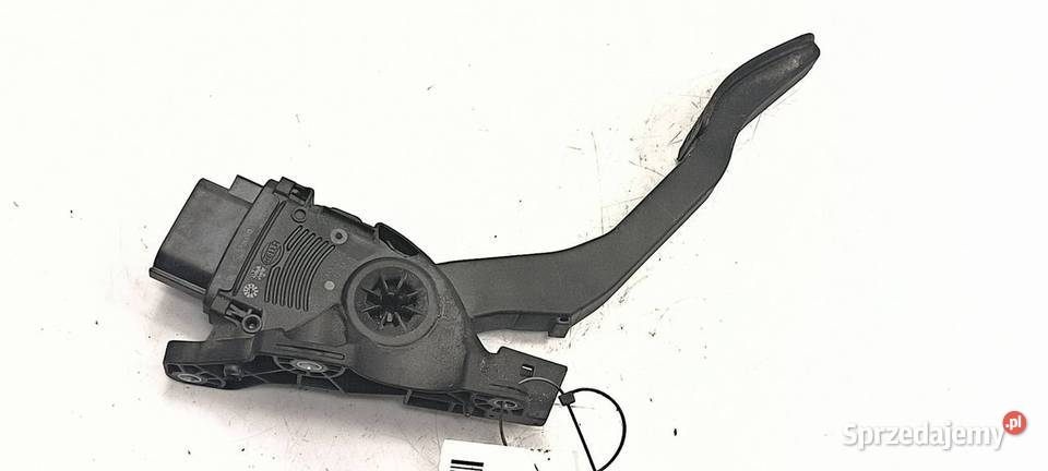 PEDAŁ VOLVO V60 31329061 osobowe kujawsko-pomorskie Lipno