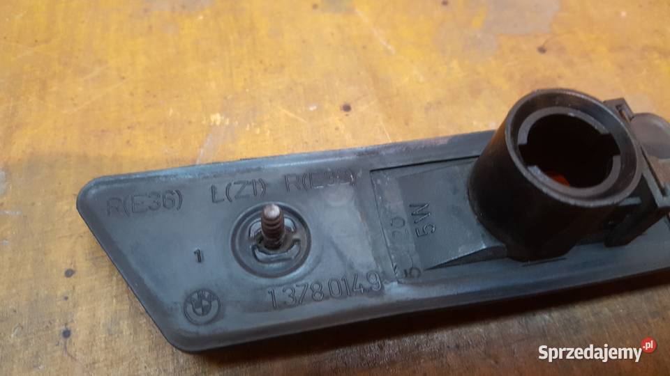 BMW E36 kierunkowskaz migacz błotnika prawy kierunkowskazy Sokolniki-Las