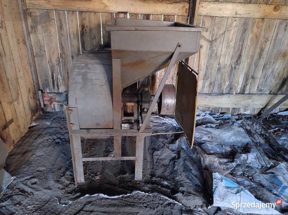 MŁYNEK DO ŚRUTY nieuszkodzony warmińsko-mazurskie Wawrochy