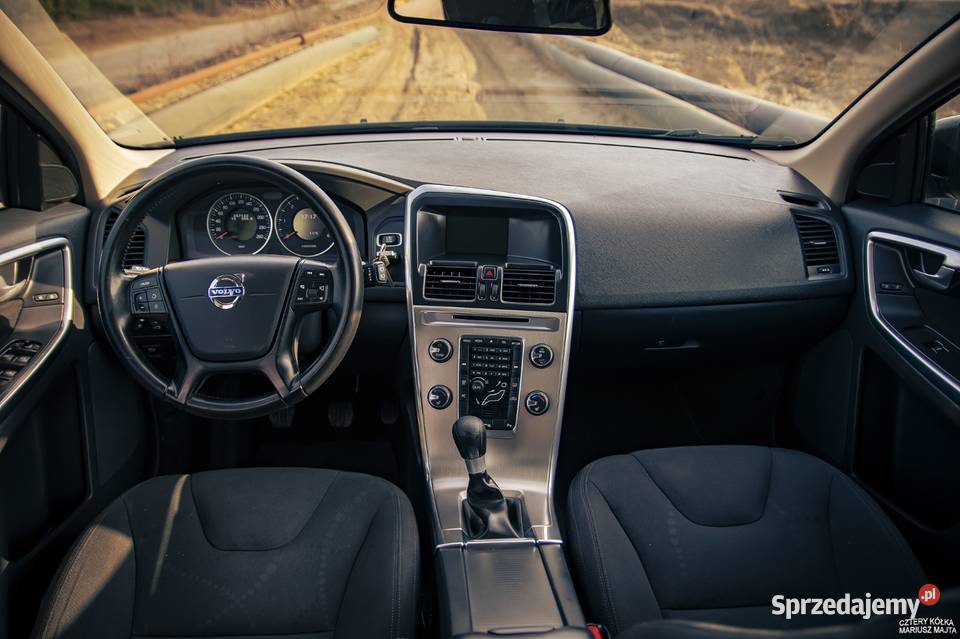 VOLVO XC60 BEZWYPADKOWY DOINWESTOWANY manualna Olkusz