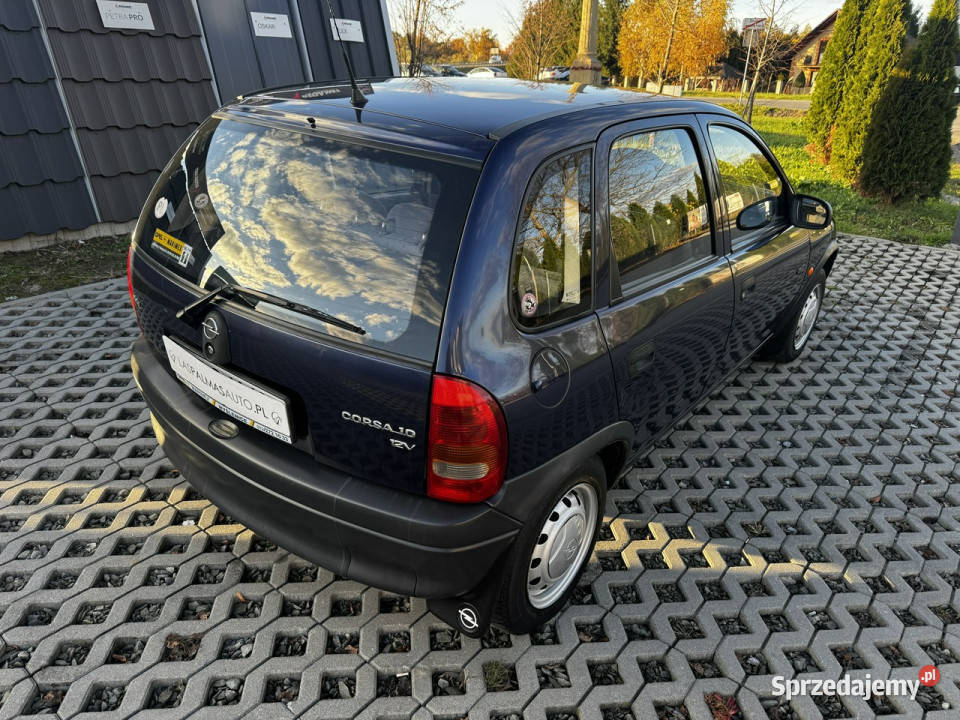 Opel Corsa prawdziwy klasyk samochód 1 Gdów