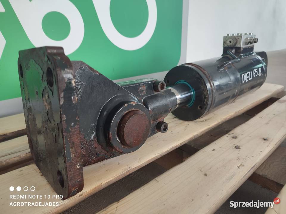 Siłownik hydrauliczny poziomowania osi Części maszyn i innych pojazdów Wilkowo