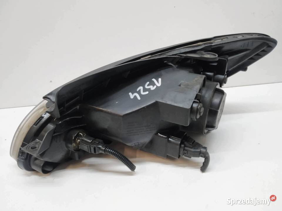 LAMPA PRZÓD PRAWA EU Hyundai Getz I 20022011