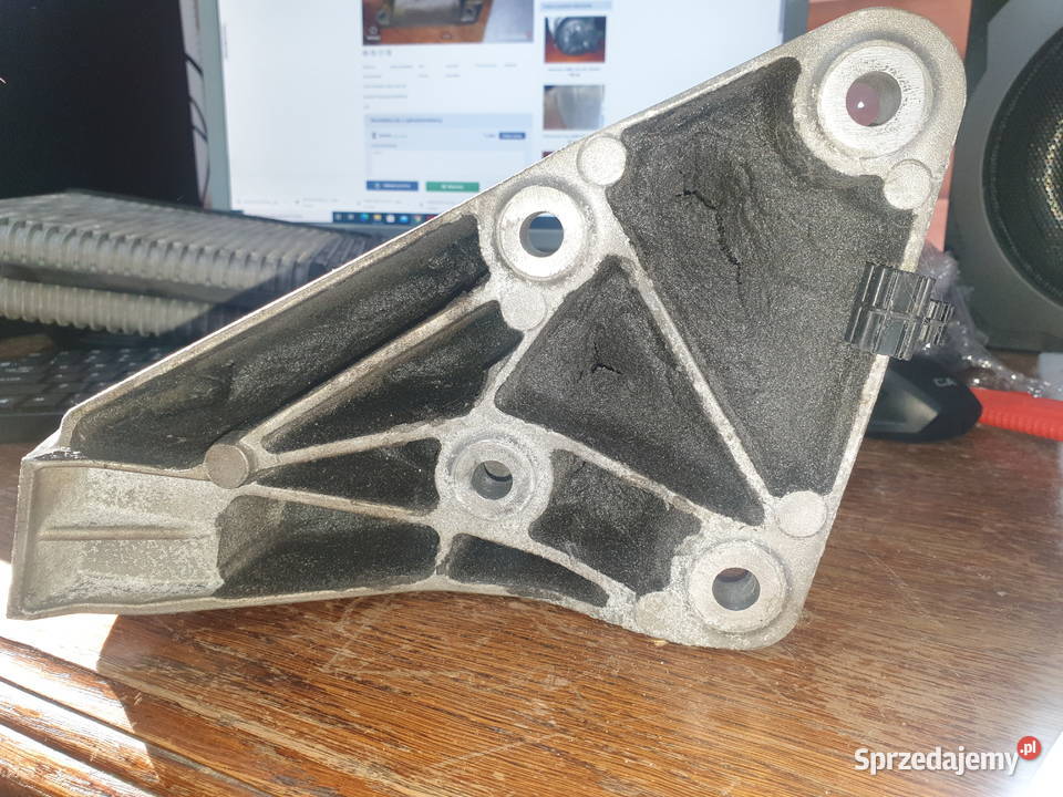 BMW F10 ŁAPA SILNIKA 6781233 N20 n26 Silniki i osprzęt Mielec sprzedam