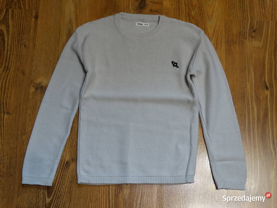 Elegancki sweterek chłopięcy r140