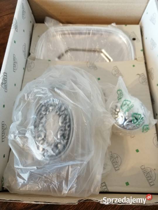 karafka CHINELLI z tacką opak fabryczne Dzbanki, karafki i mleczniki Zgierz sprzedam