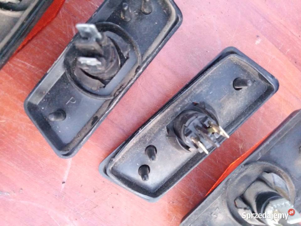 Polonez FSO Fiat 125 kierunkowskazy boczne osobowe Stalowa Wola