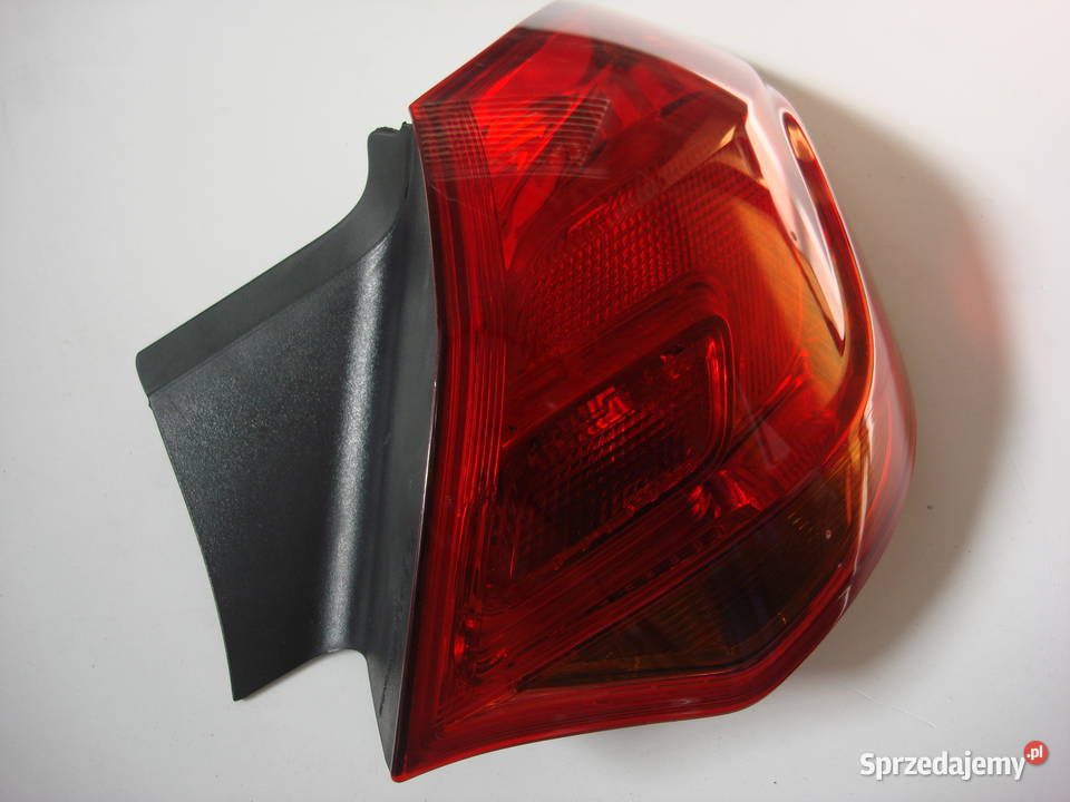 OPEL ASTRA J IV HB TYLNA PRAWA LAMPA TYŁ ZEW WEW Rok produkcji 2011 Suwałki