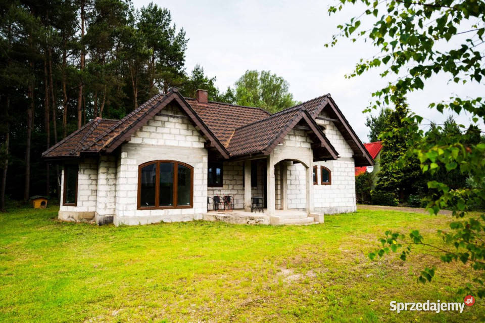 sprzedaży domu wolnostojącego Gościcino 1479m2 dachówka sprzedam
